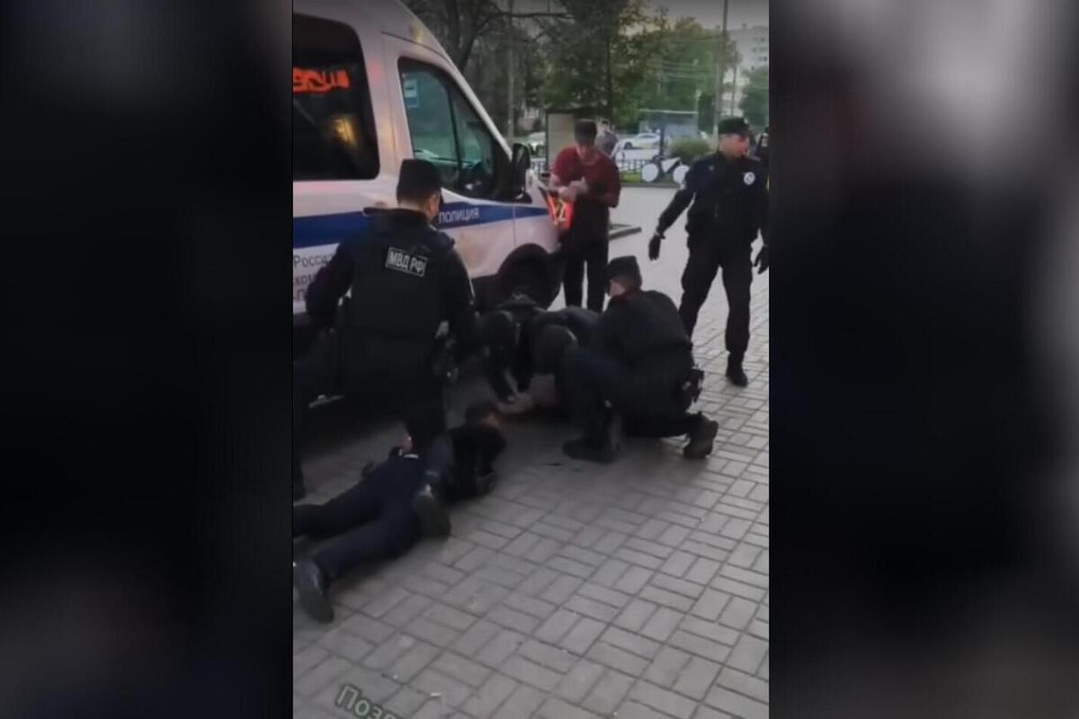 Preview Полиция Петербурга жестко пресекла попытку диаспоры освободить вооруженного нарушителя
