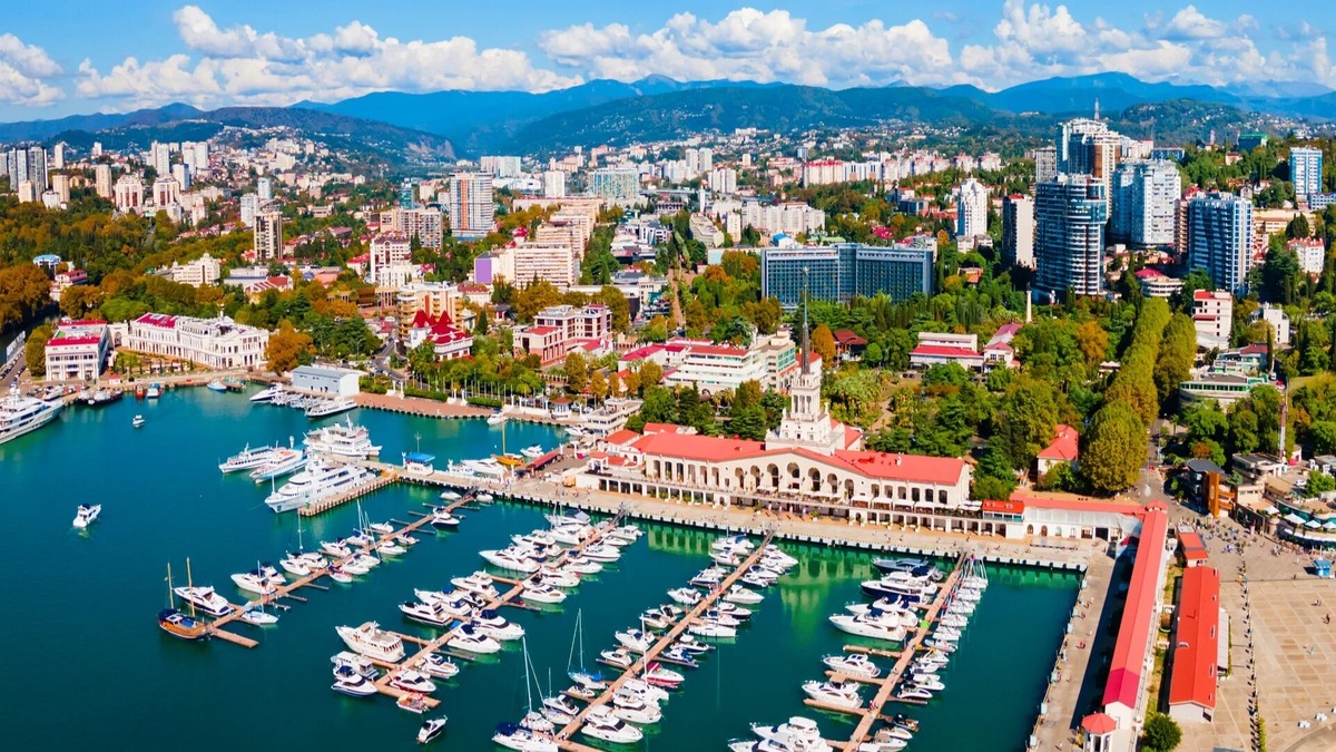 Preview Сочи: что скрывается за глянцевыми фасадами курортного города