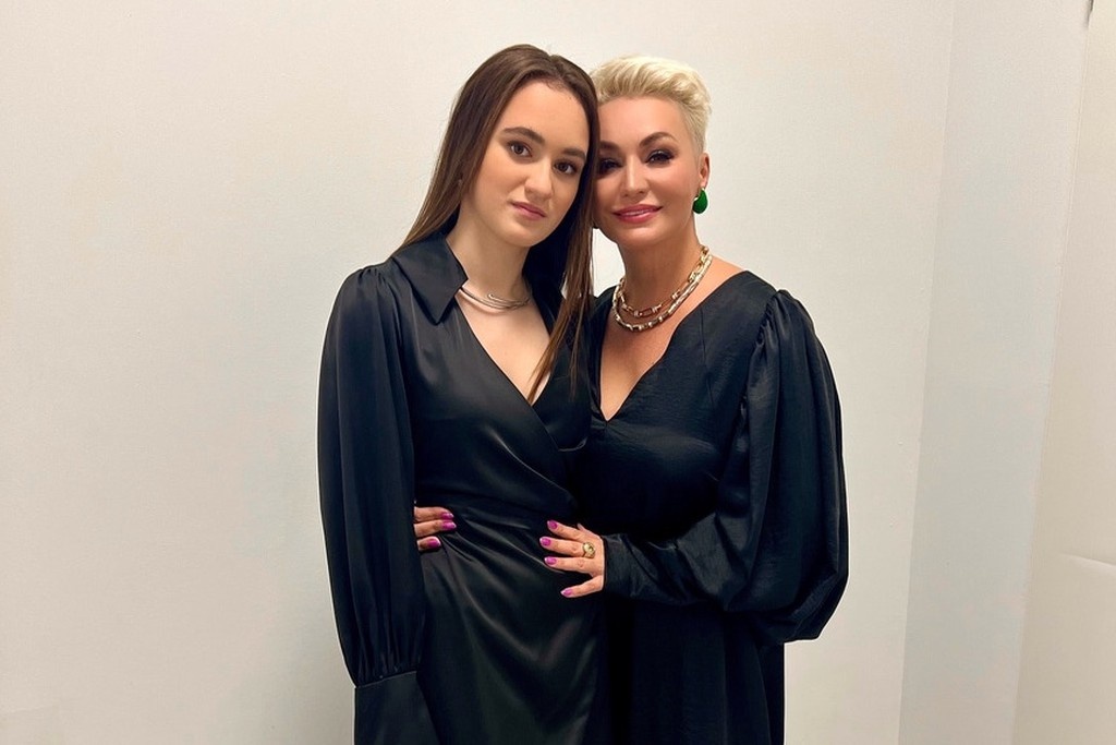 Preview Катя Лель показала повзрослевшую дочь: эксклюзивное видео