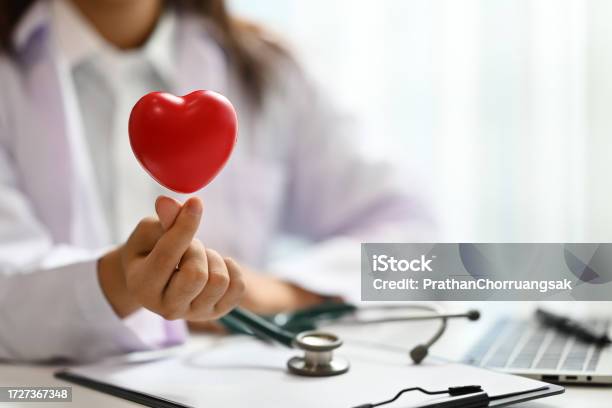 Preview Кардиореабилитация: Врачи объясняют, как подарить сердцу второй шанс