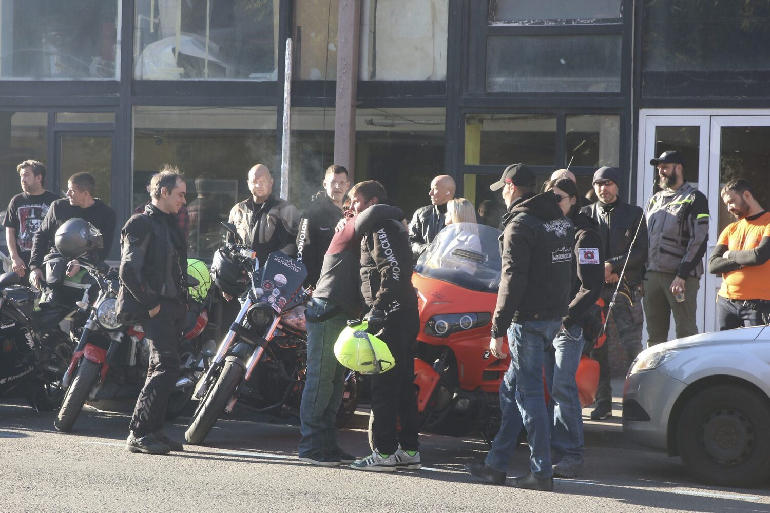 Preview Байкеры возле суда: мотоциклисты надзирают за приговором