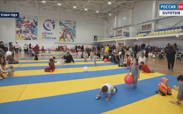 Preview В Улан-Удэ прошёл трогательный забег в ползунках