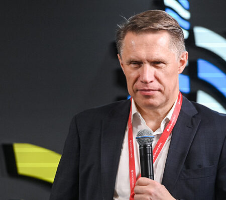 Михаил Мурашко: Число курящих россиян сократилось на 20% с 2019 года